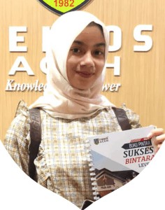 Dina Julisa Daulay