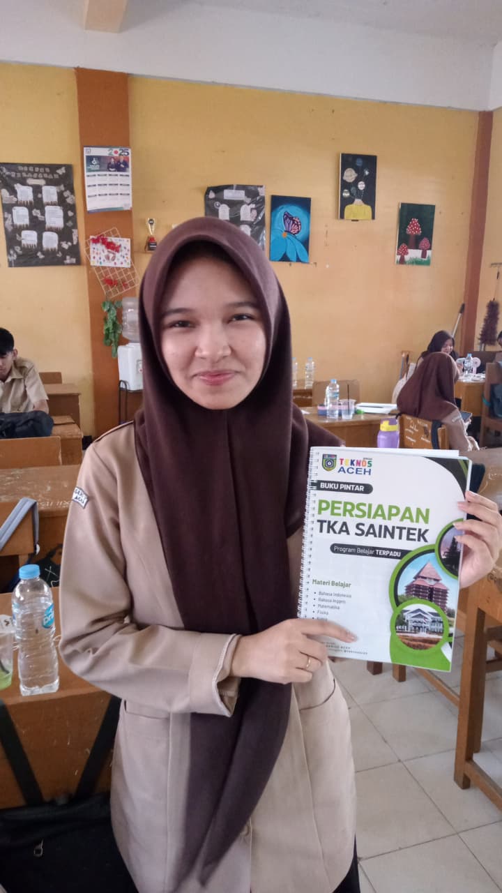 Putri Alya Surya